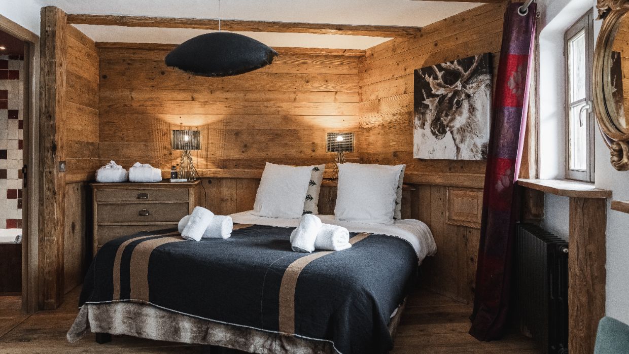 Luxury-Ski-Val d'Isere-Le Lievre-OSC-Bedroom.jpg
