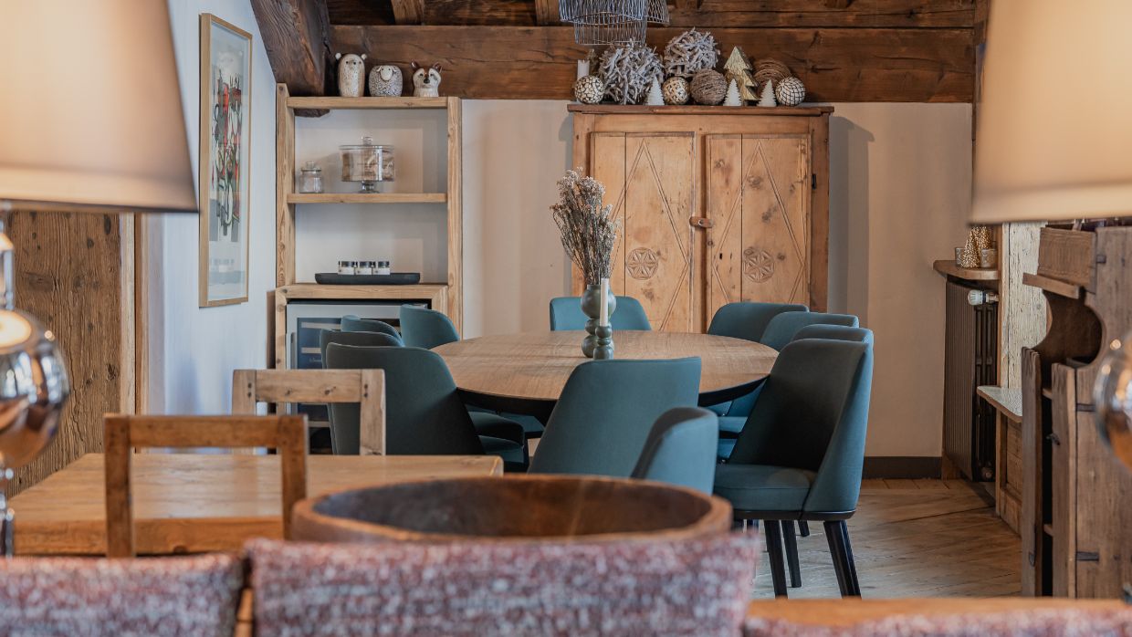 Luxury-Ski-Chalet-Val d'Isere-LeMarie-OSC-Dining (3).jpg
