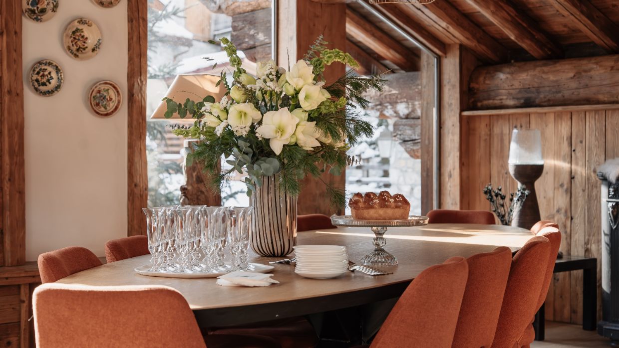 Luxury-Ski-Chalet-Val'dIsere-LeMathilda-OSC-Dining.jpg