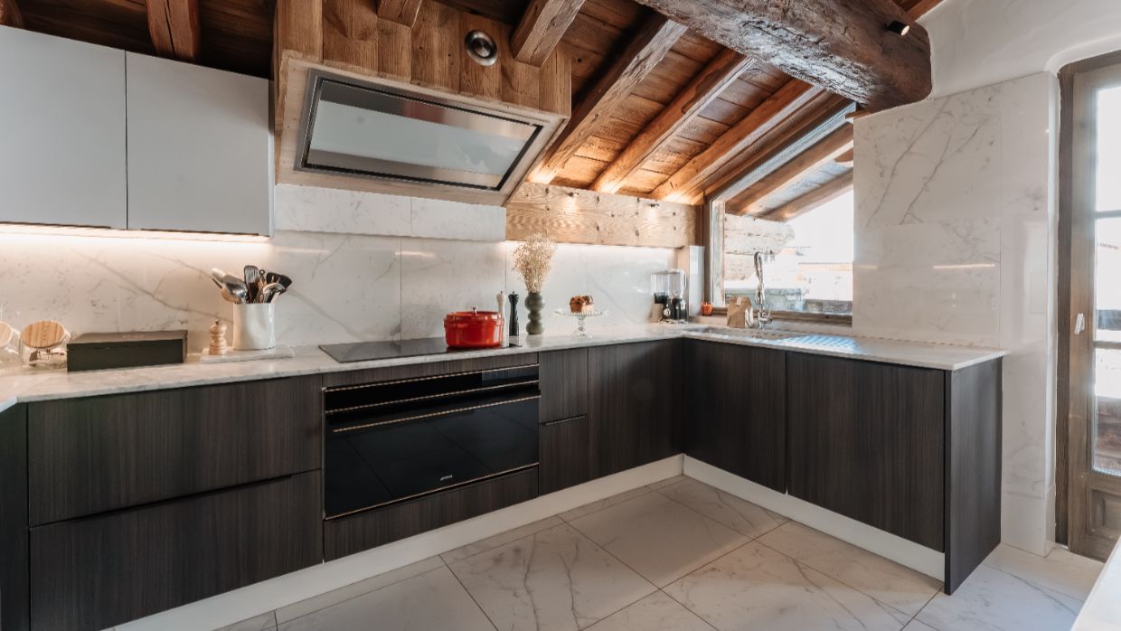 Luxury-Ski-Chalet-Val'dIsere-LeMathilda-OSC-Kitchen.jpg