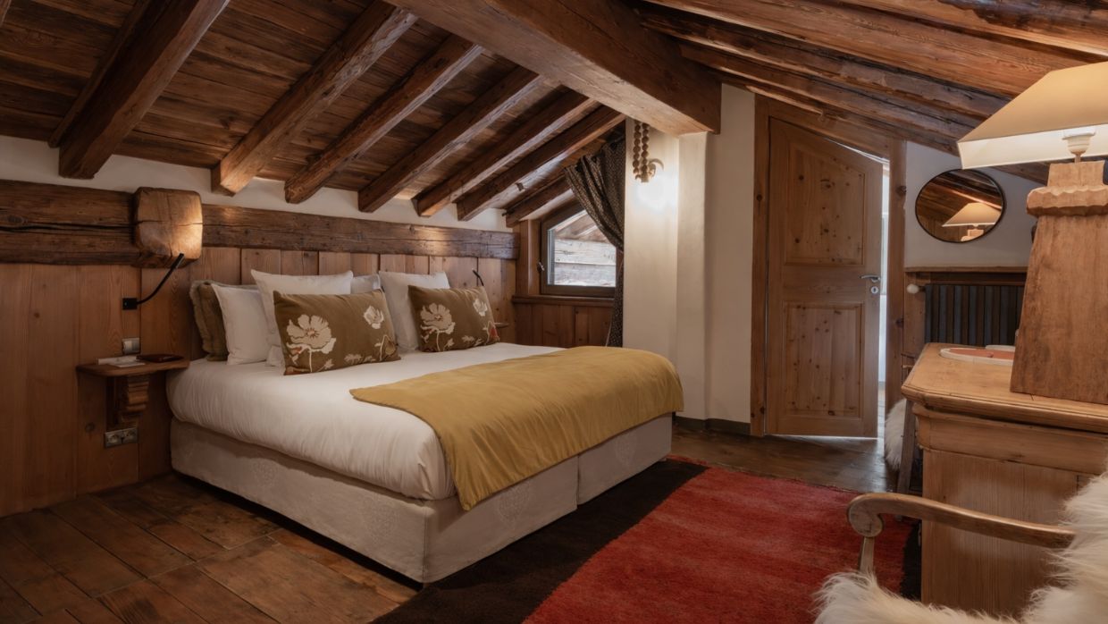 Luxury-Ski-Chalet-Val'dIsere-LeMathilda-OSC- Bedroom (1).jpg