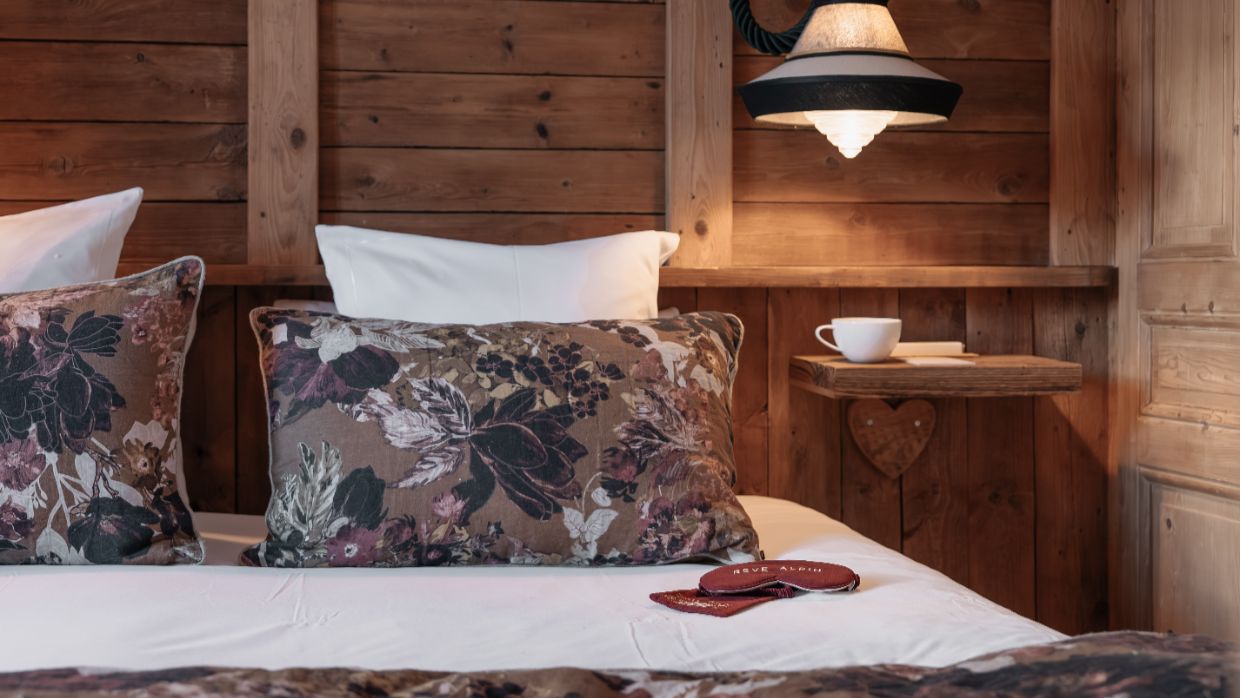 Luxury-Ski-Chalet-Val'dIsere-LeMathilda-OSC- Bedroom (3).jpg