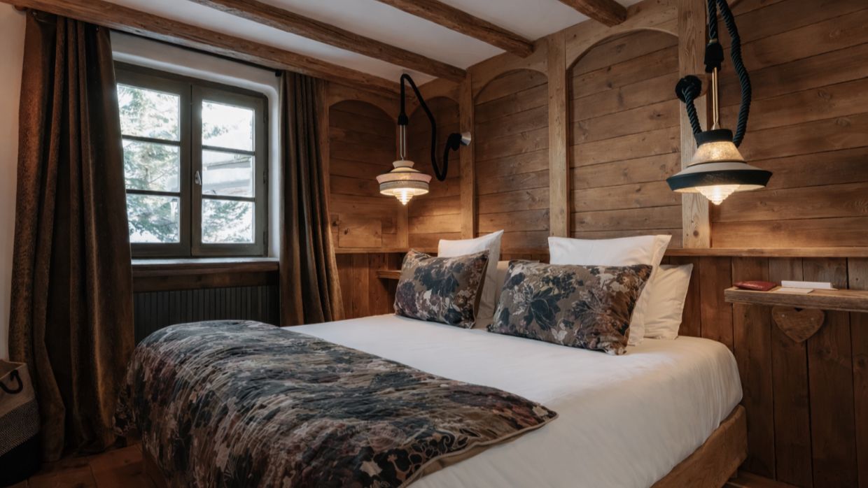 Luxury-Ski-Chalet-Val'dIsere-LeMathilda-OSC- Bedroom (4).jpg