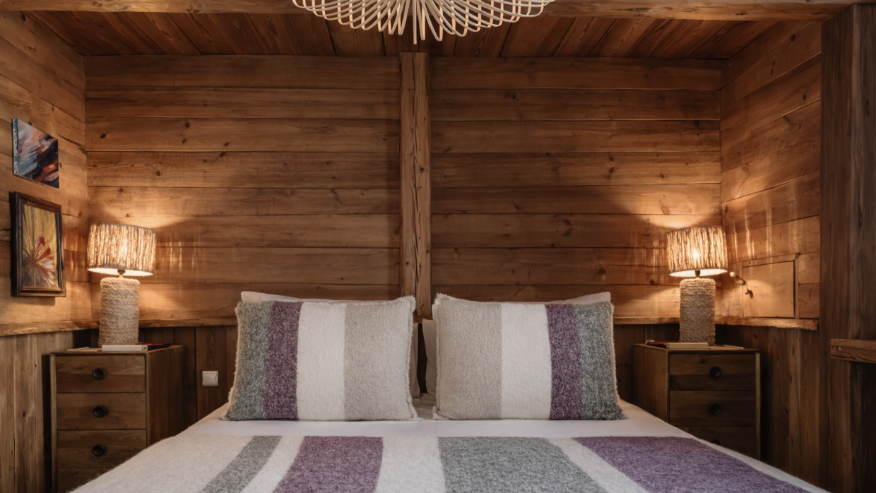 Luxury-Ski-Chalet-Val'dIsere-LeMathilda-OSC- Bedroom.png