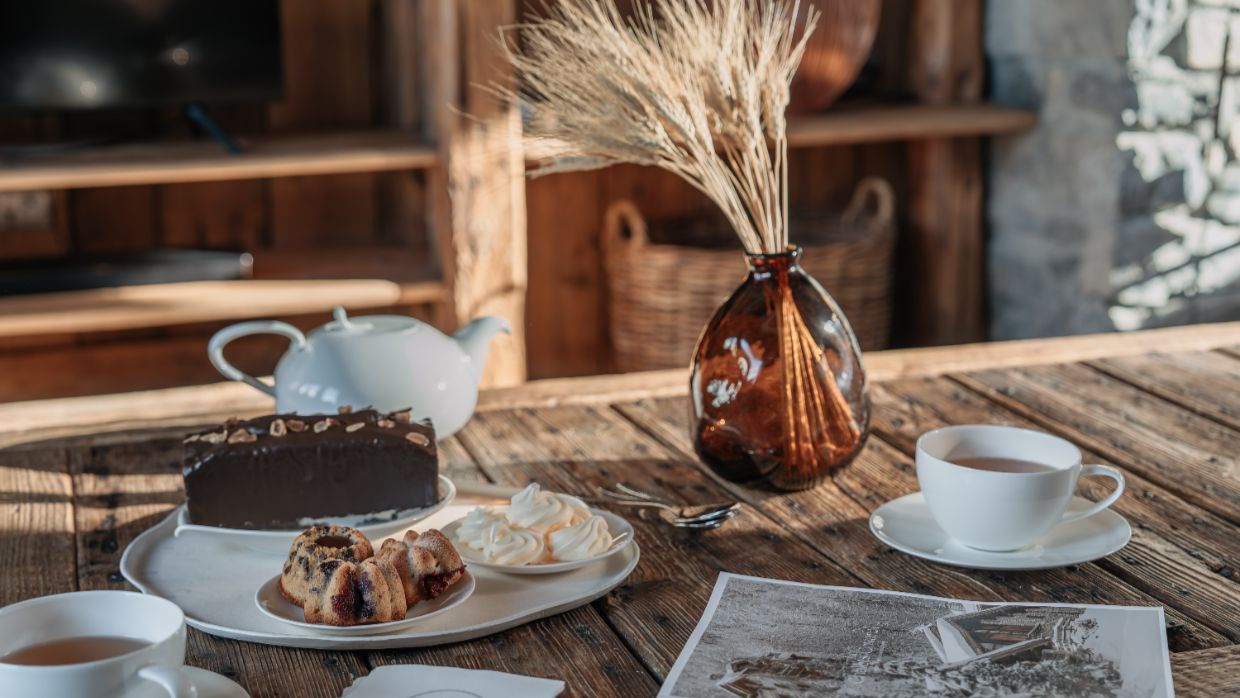 Luxury-Ski-Chalet-Val'dIsere-LeMathilda-OSC- Breakfast (1).jpg
