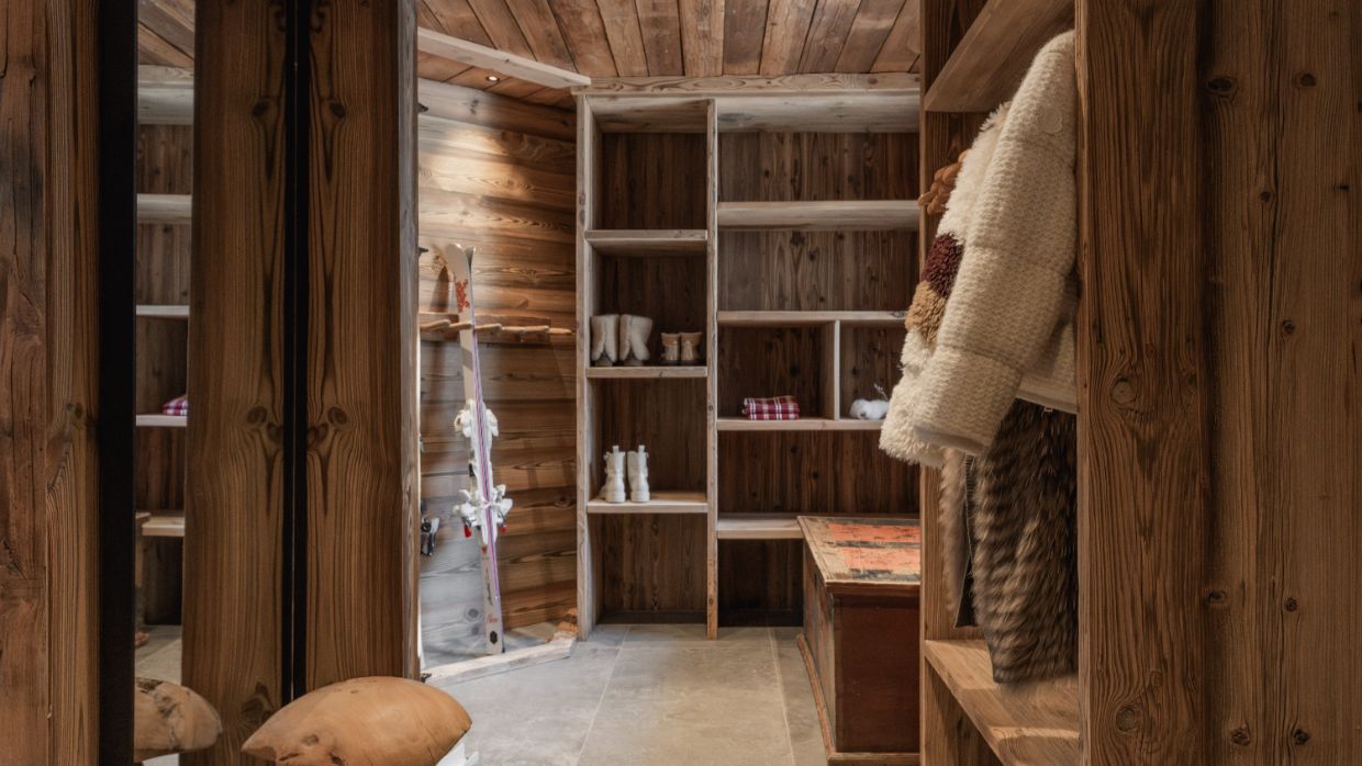Luxury-Ski-Chalet-Val'dIsere-LeMathilda-OSC- Skiroom (3).jpg