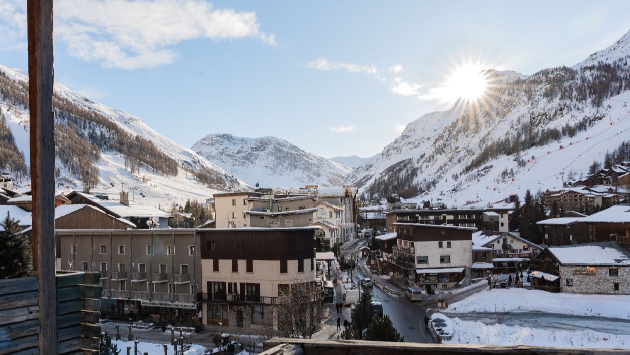 Luxury-Ski-Chalet-Val'dIsere-Le-Penthouse-Savoie-OSC-View (2).jpg