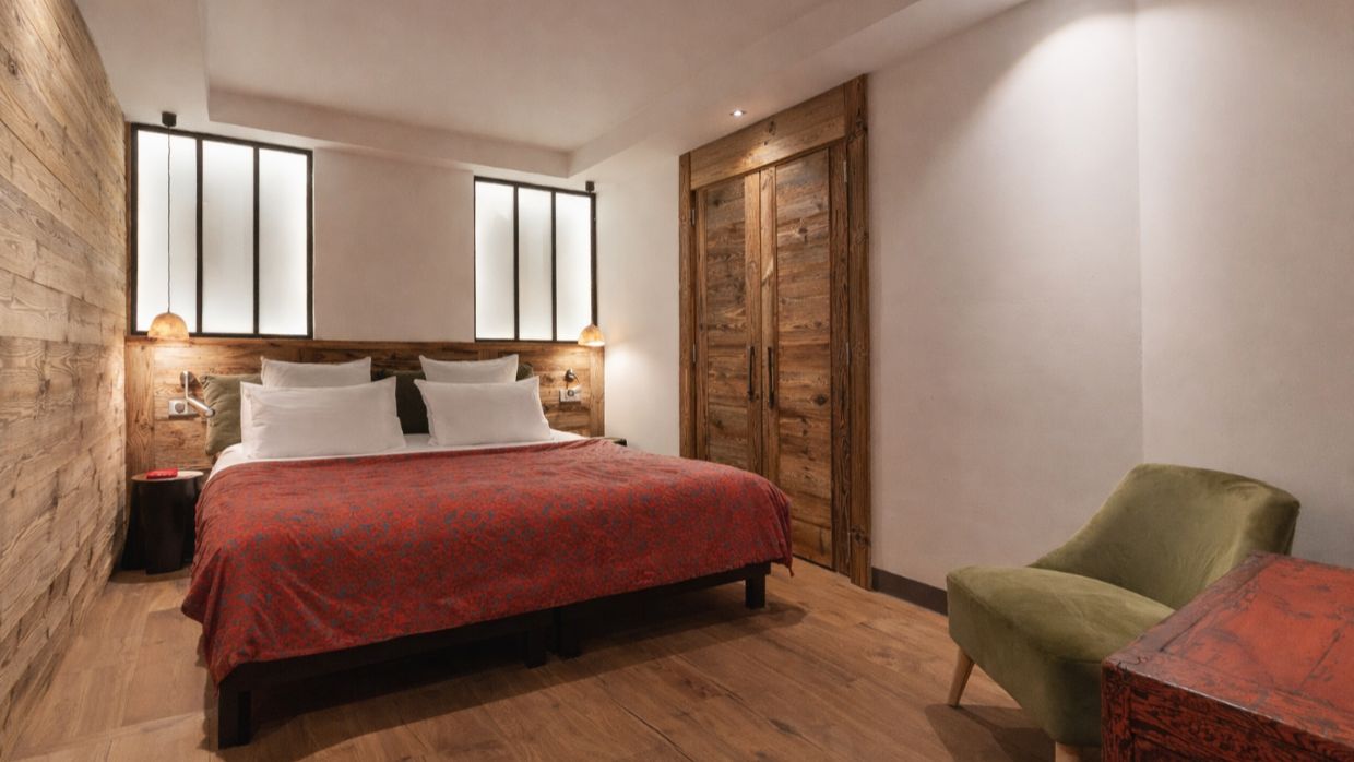 Luxury-Ski-Chalet-Val'dIsere-Le-Penthouse-Savoie-OSC -Bedroom (1).jpg