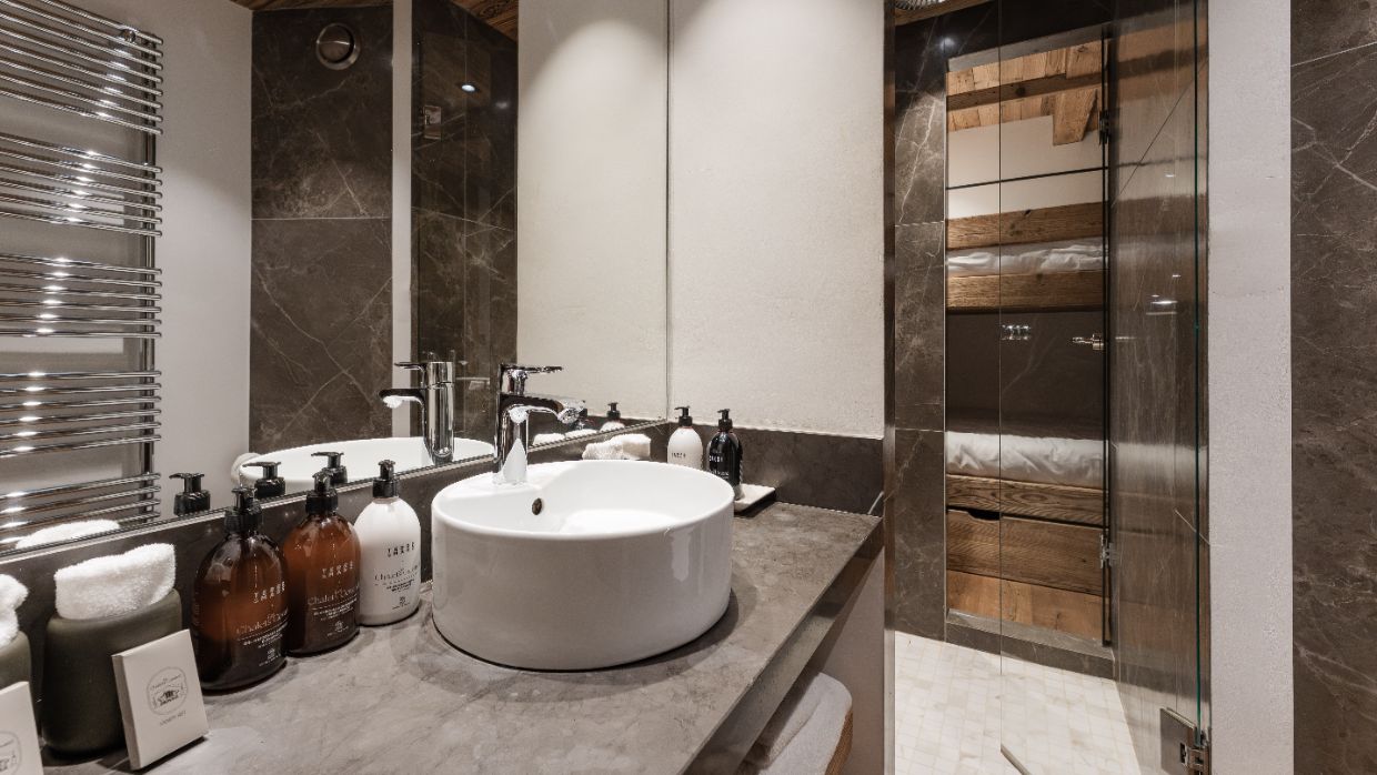 Luxury-Ski-Chalet-Val'dIsere-Le-Penthouse-Savoie-OSC-Bathroom.jpg