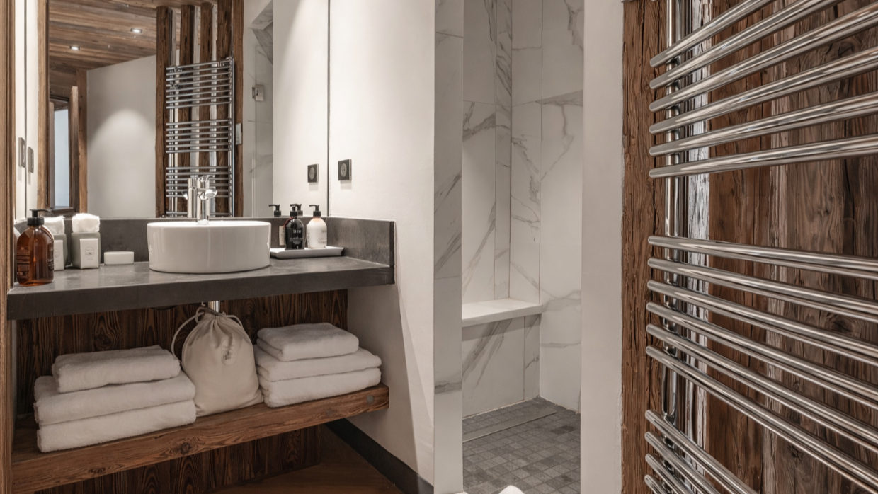 Luxury-Ski-Chalet-Val'dIsere-Le-Penthouse-Savoie-OSC-Bathroom.png