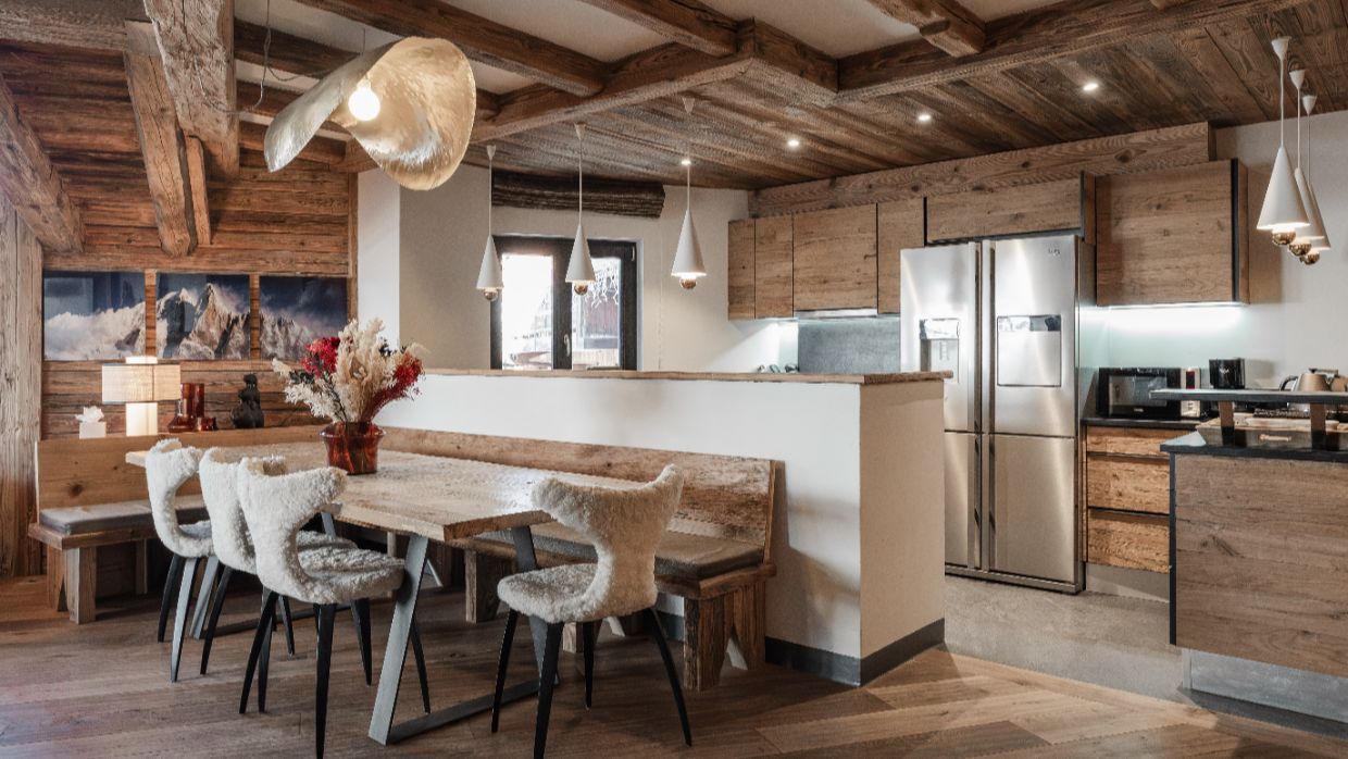 Luxury-Ski-Chalet-Val'dIsere-Le-Penthouse-Savoie-OSC-Dining (2).jpg
