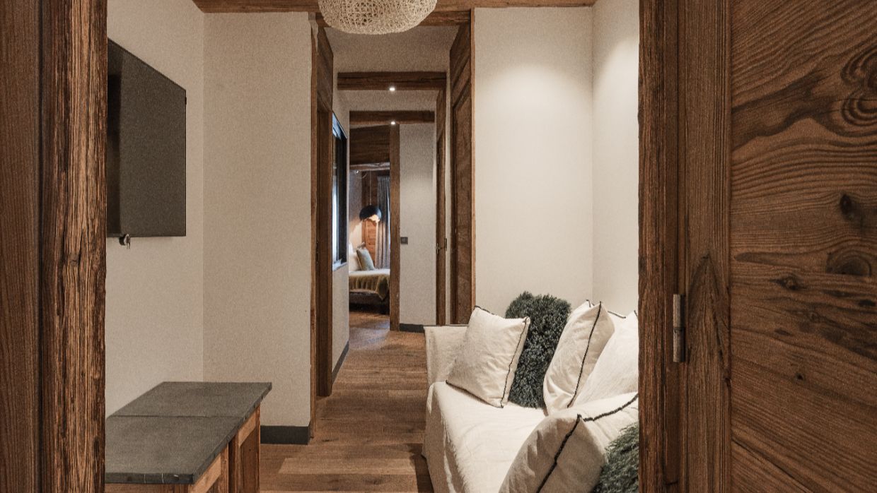 Luxury-Ski-Chalet-Val'dIsere-Le-Penthouse-Savoie-OSC-Hall.jpg