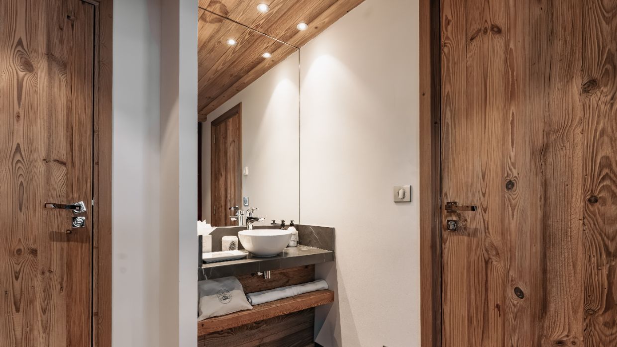 Luxury-Ski-Chalet-Val'dIsere-Le Papillion-OSC -Bathroom (5).jpg