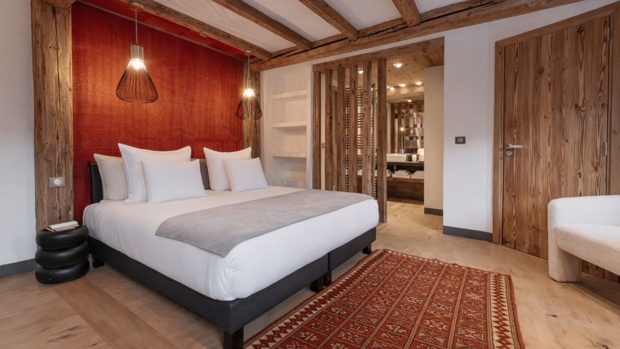 Luxury-Ski-Chalet-Val'dIsere-Le Papillion-OSC -Bedroom (9).jpg