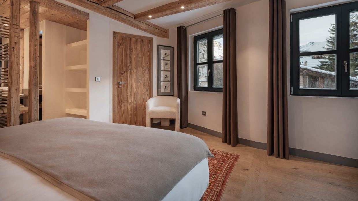 Luxury-Ski-Chalet-Val'dIsere-Le Papillion-OSC -Bedroom (11).jpg