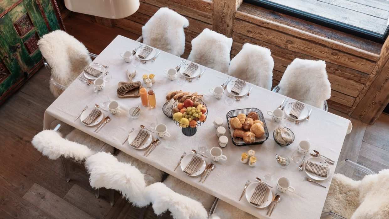 Luxury-Ski-Chalet-Val'dIsere-Le Papillion-OSC Dining (1).jpg