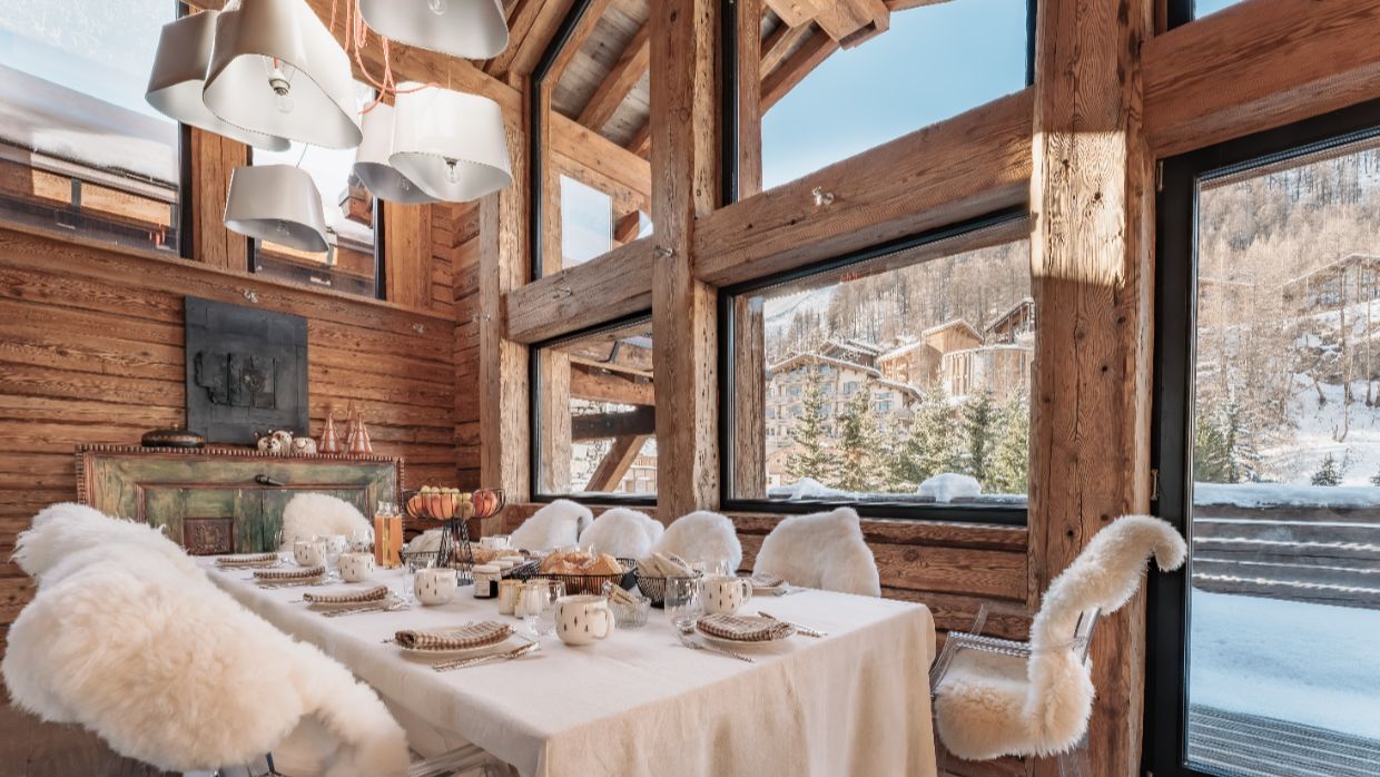 Luxury-Ski-Chalet-Val'dIsere-Le Papillion-OSC -Dining.jpg