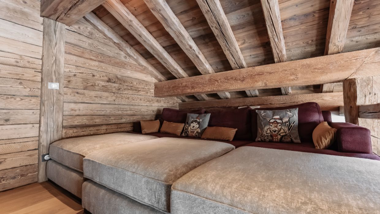 Luxury-Ski-Chalet-Val'dIsere-Le Papillion-OSC -Seating.jpg