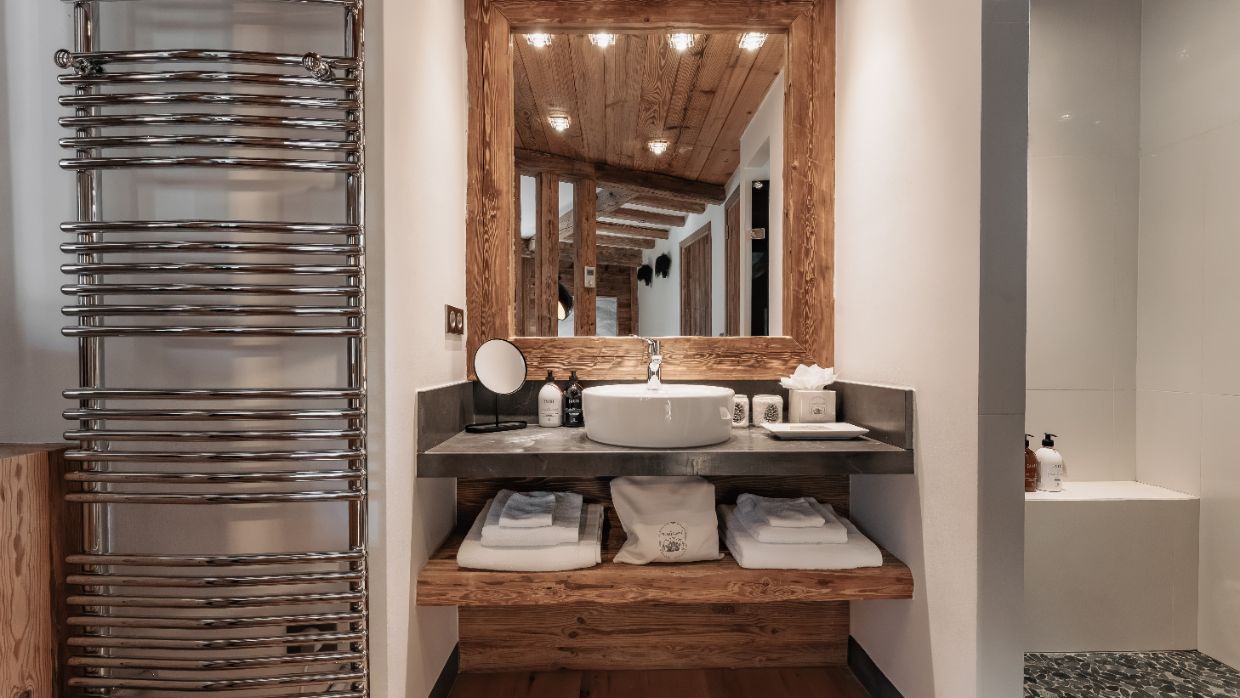 Luxury-Ski-Chalet-Val'dIsere-Le Papillion-OSC-Bathroom.jpg