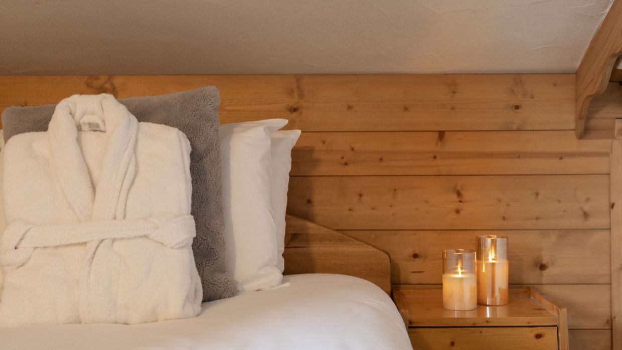 Luxury-Ski-Chalet-Tigne-Chalet Armoise-OSC-Bedroom (3).jpg