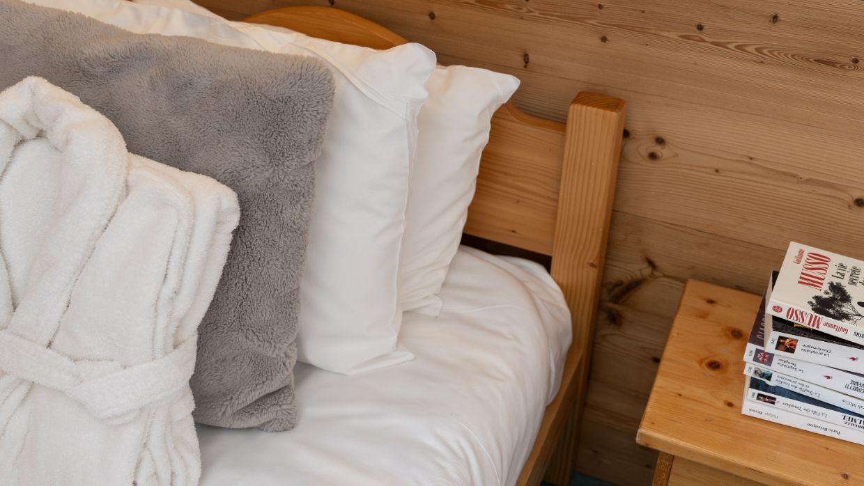 Luxury-Ski-Chalet-Tigne-Chalet Armoise-OSC- Bedroom (2).jpg
