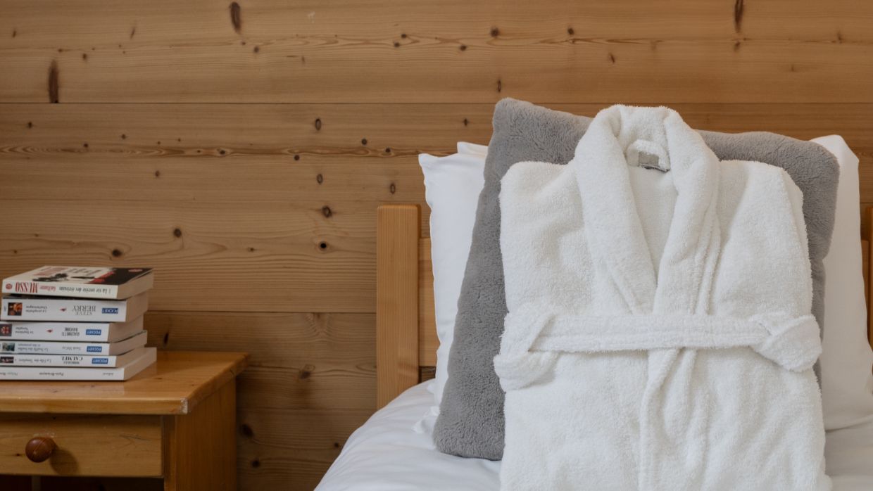 Luxury-Ski-Chalet-Tigne-Chalet Armoise-OSC- Bedroom.jpg