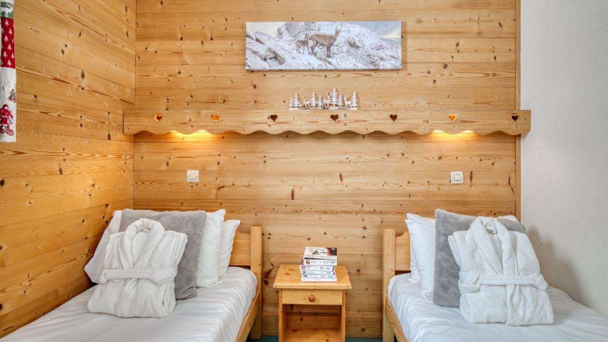 Luxury-Ski-Chalet-Tigne-Chalet Armoise-OSC- Twin.jpg