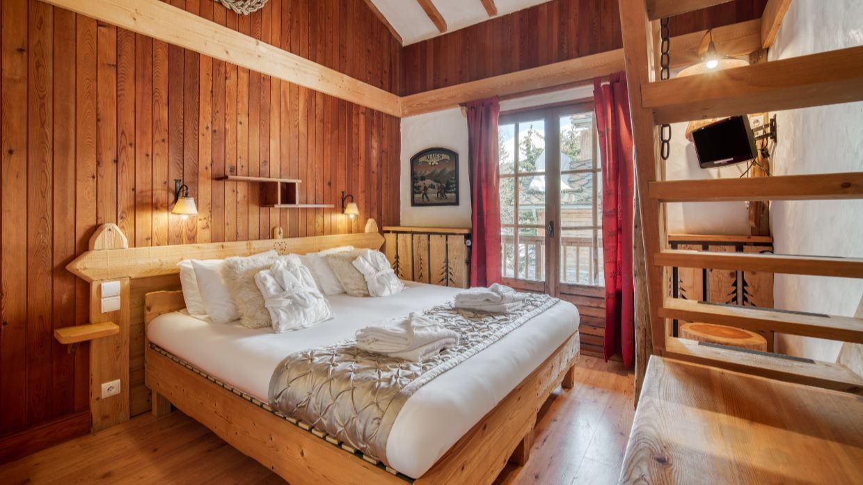 Luxury-Ski-Chalet-Vald'Isere-Chalet Bivouac-OSC-Bedroom.jpg