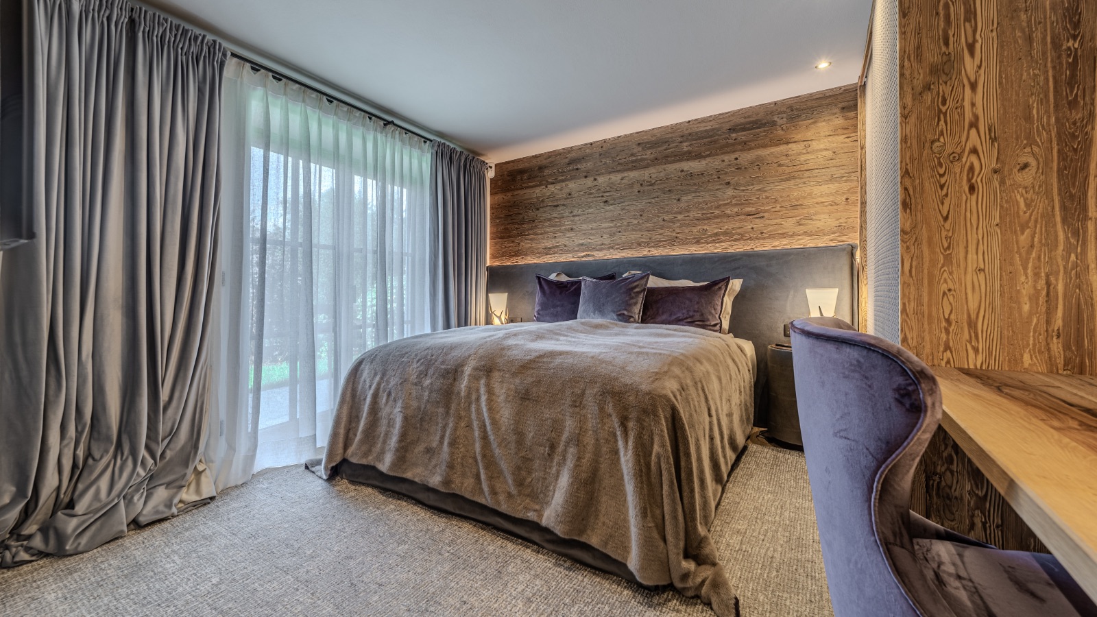 Luxury-Ski-Chalet-Kitzbuhel-Chalet-Summit-Oxford-Ski-Bedroom9.jpg