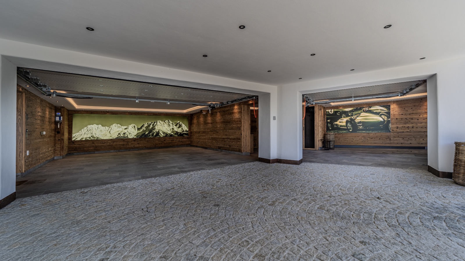 Luxury-Ski-Chalet-Kitzbuhel-Chalet-Summit-Oxford-Ski-Garage.jpg
