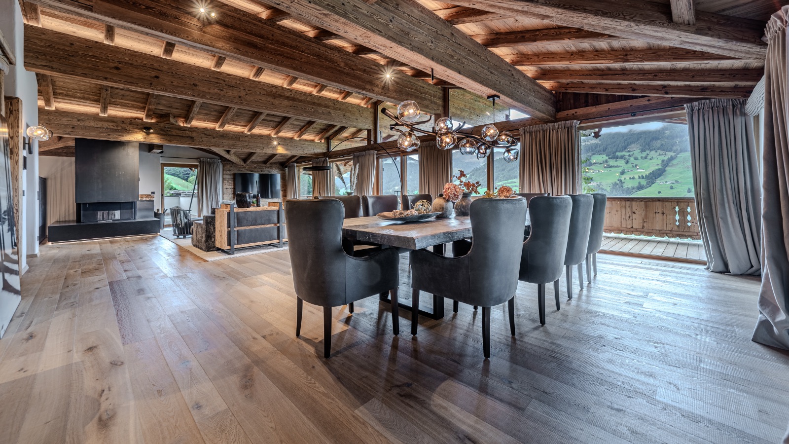 Luxury-Ski-Chalet-Kitzbuhel-Chalet-Summit-Oxford-Ski-Lounge.jpg