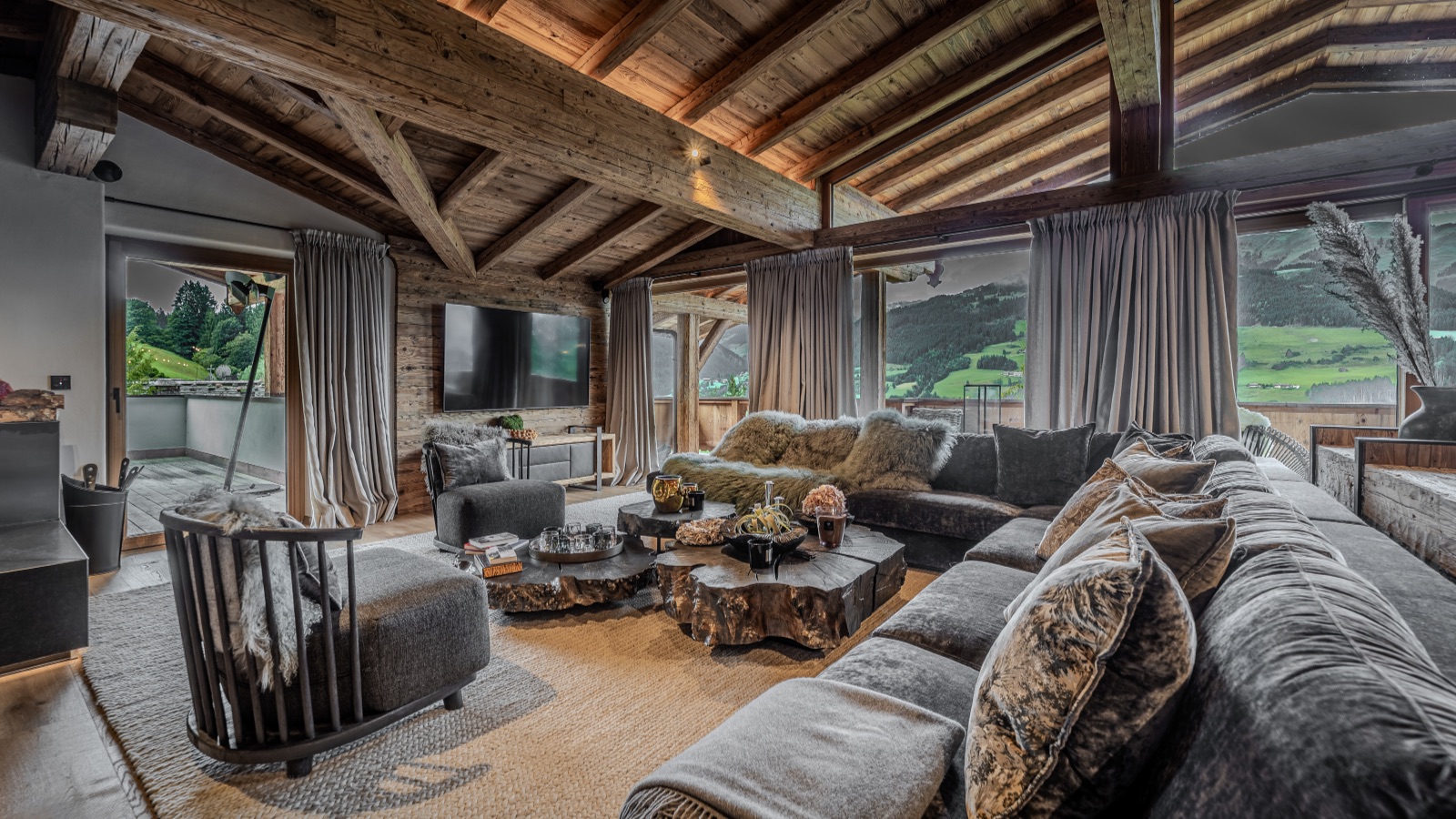 Luxury-Ski-Chalet-Kitzbuhel-Chalet-Summit-Oxford-Ski-Lounge3.jpg