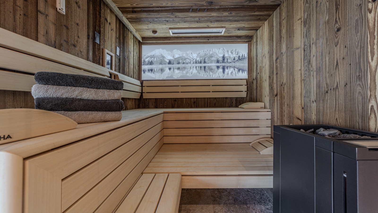 Luxury-Ski-Chalet-Kitzbuhel-Chalet-Summit-Oxford-Ski-Sauna.jpg