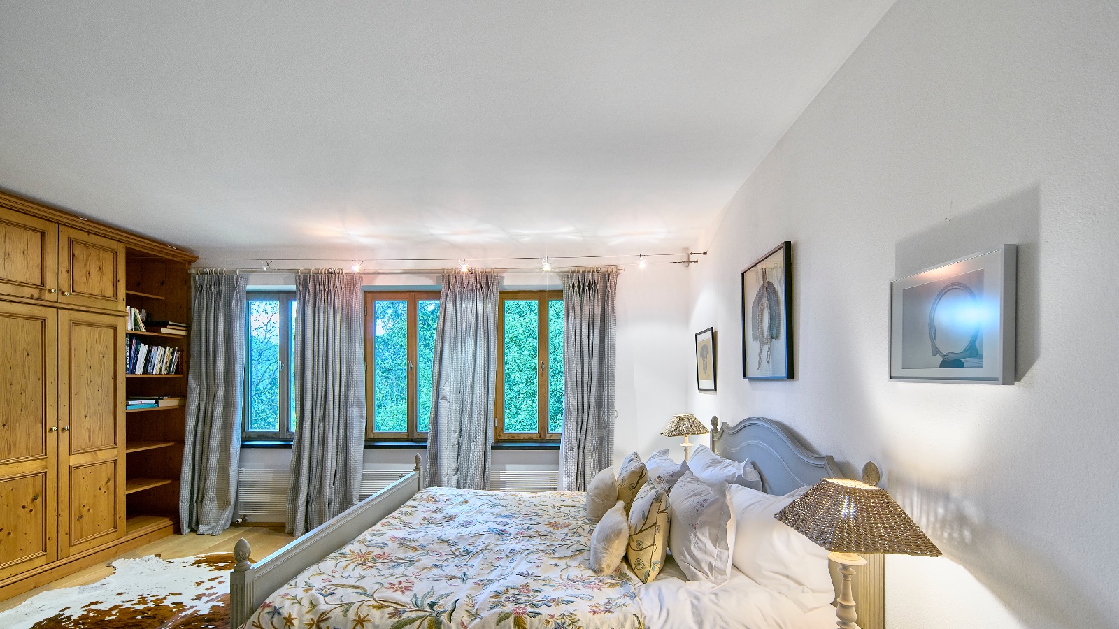 Luxury-Ski-Chalet-Kitzbuhel-Chalet-Bellevue-Oxford-Ski-Bedroom6.jpg