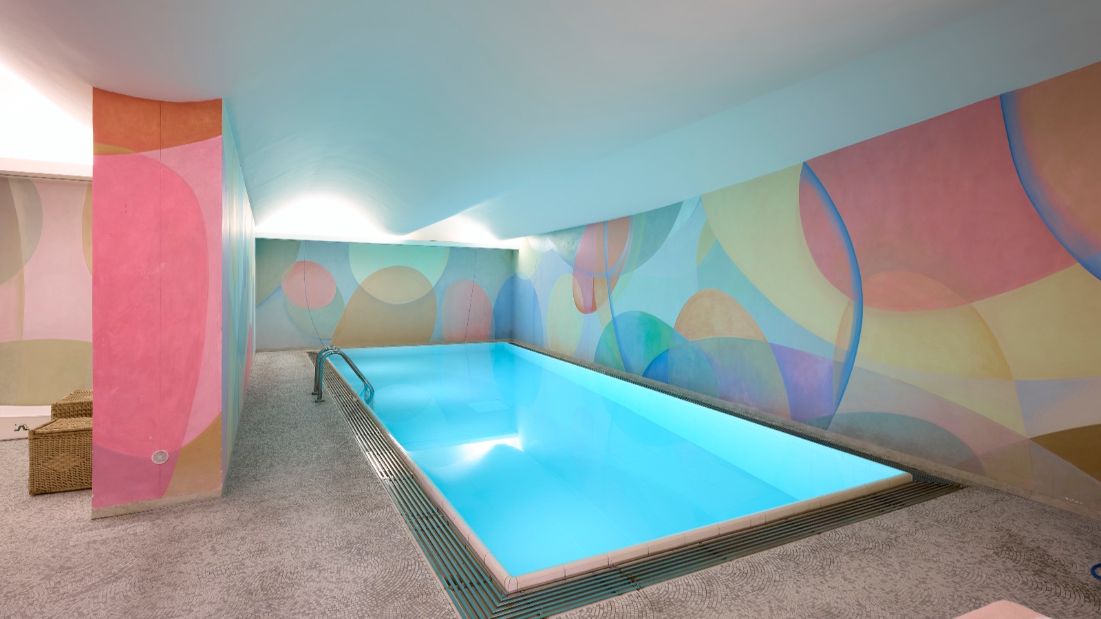 Luxury-Ski-Chalet-Kitzbuhel-Chalet-Bellevue-Oxford-Ski-Pool.jpg