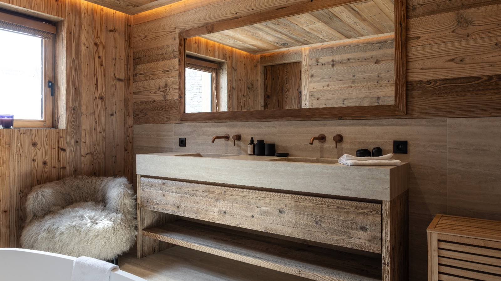 Luxury-Ski-Chalet-St-Martin-De-Belleville-Montana-Oxford-Ski-Bathroom.jpg