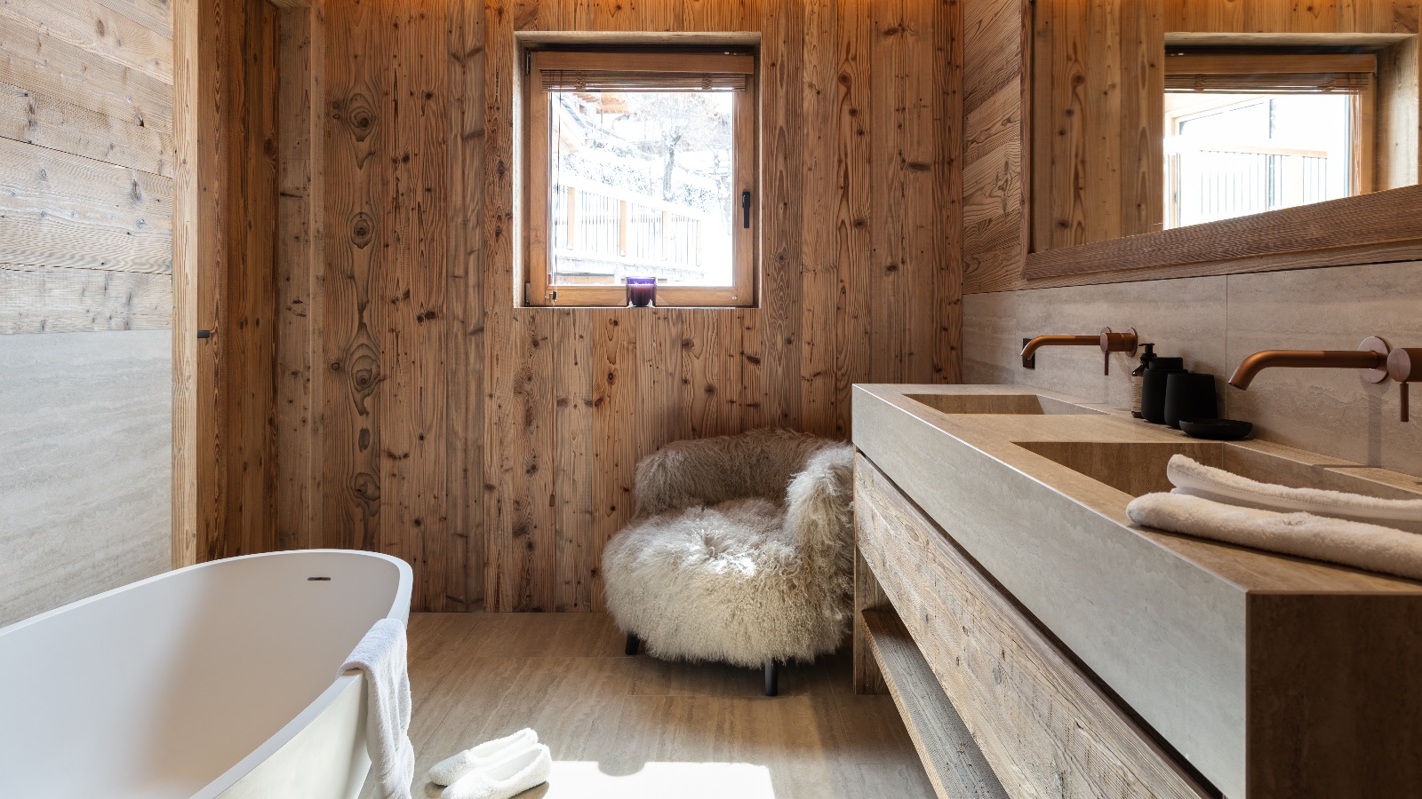 Luxury-Ski-Chalet-St-Martin-De-Belleville-Montana-Oxford-Ski-Bedroom5.jpg