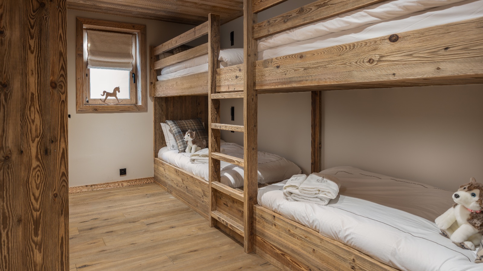 Luxury-Ski-Chalet-St-Martin-De-Belleville-Montana-Oxford-Ski-Bunk-Bedroom.jpg