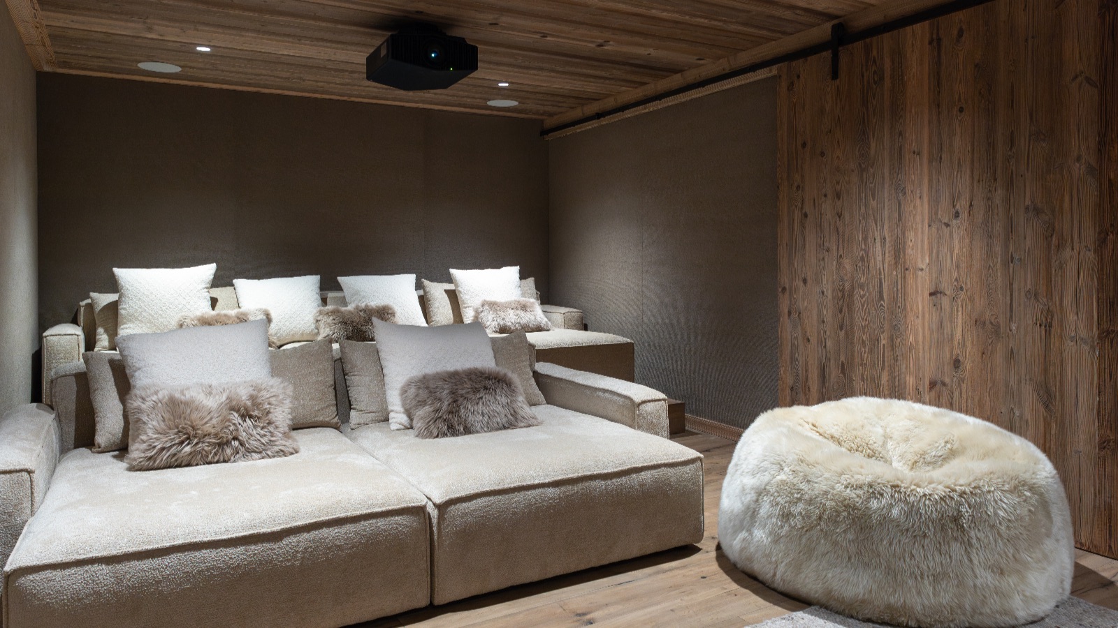 Luxury-Ski-Chalet-St-Martin-De-Belleville-Montana-Oxford-Ski-Cinema-Room.jpg