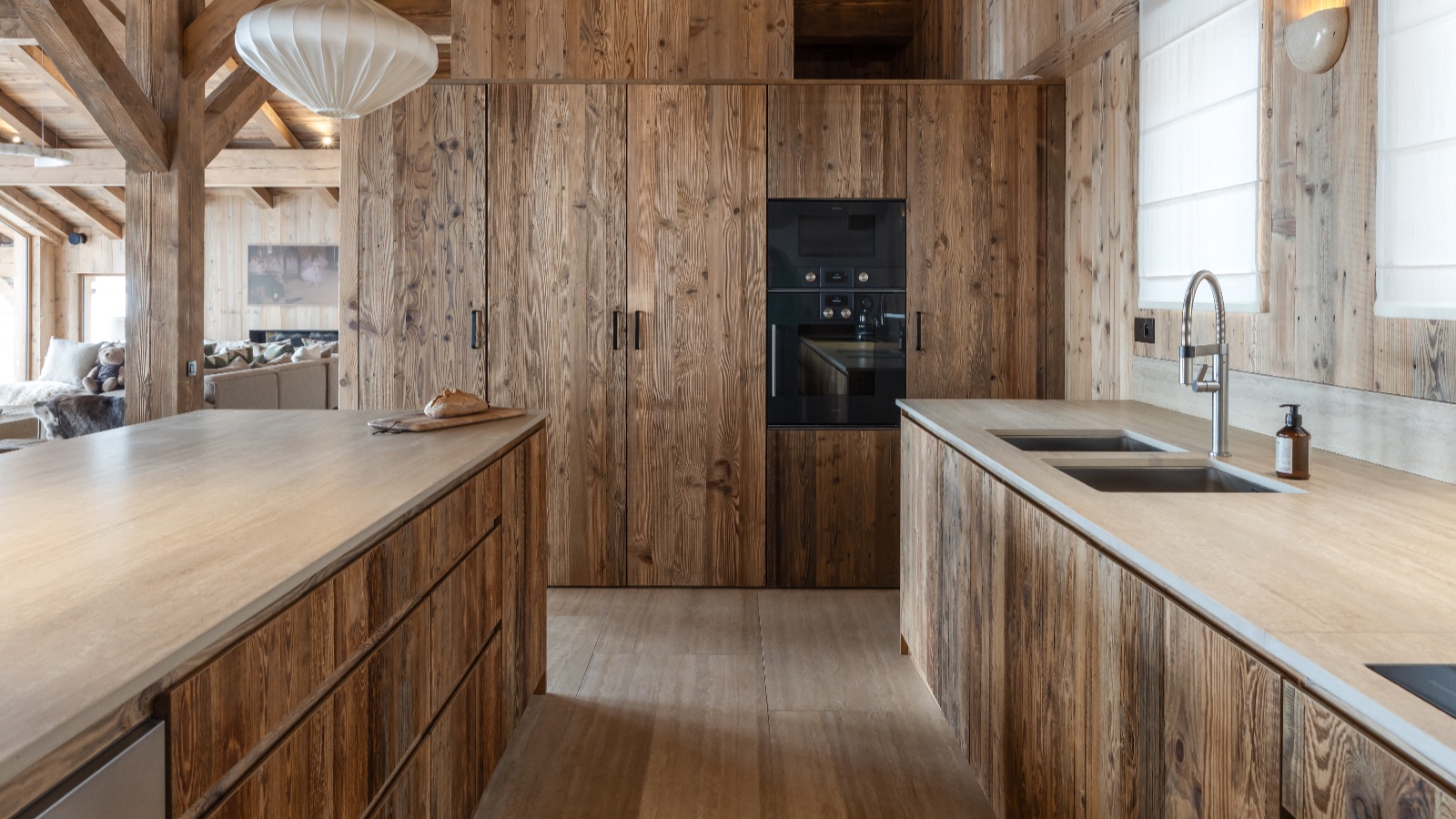 Luxury-Ski-Chalet-St-Martin-De-Belleville-Montana-Oxford-Ski-Kitchen.jpg