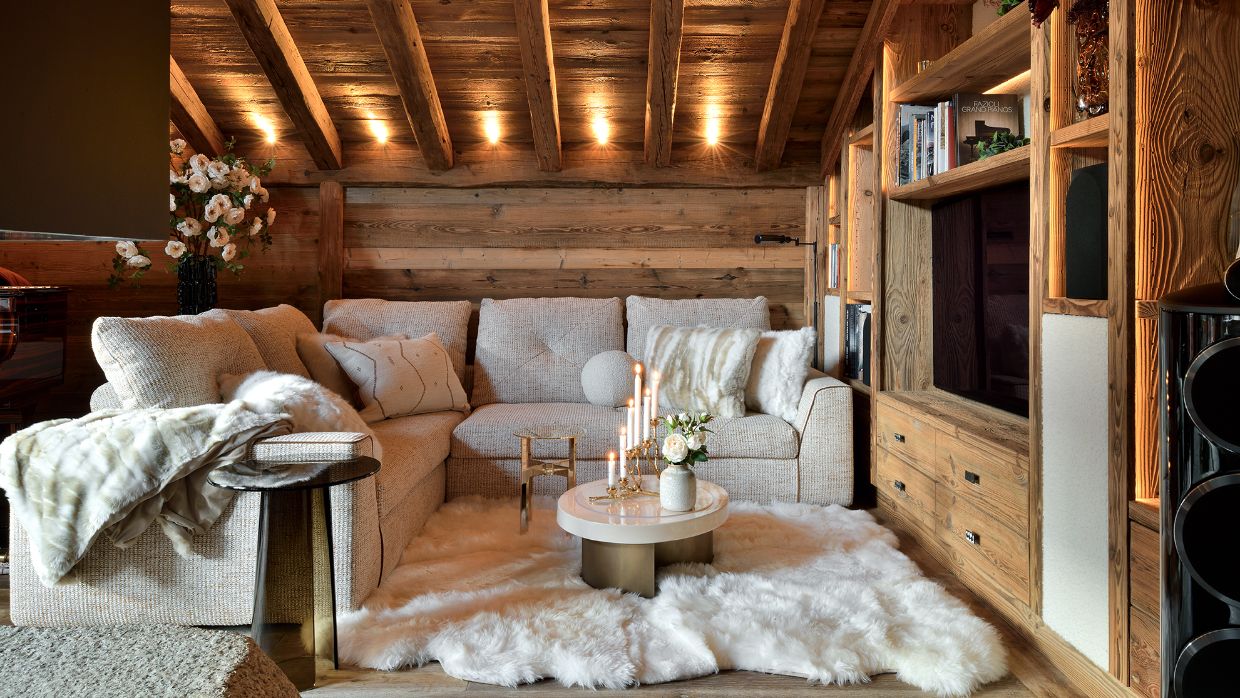 Luxury-Ski-Chalet-Meribel-Chalet Cristal-OSC -Snug.jpg