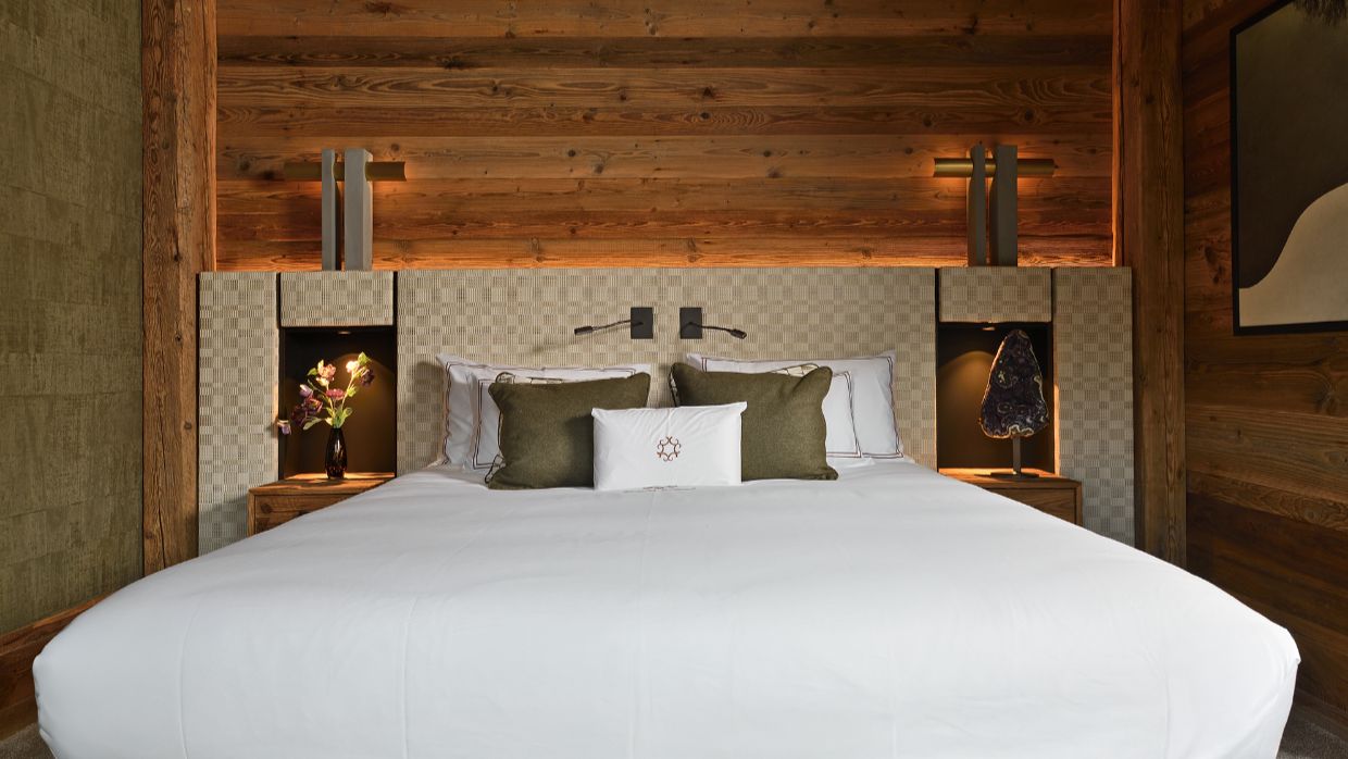 Luxury-Ski-Chalet-Meribel-Chalet Cristal-OSC -Bedroom.jpg
