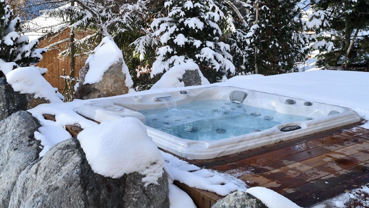 Luxury-Ski-Chalet-Meribel-Chalet Cristal-OSC -Hot tub.jpg