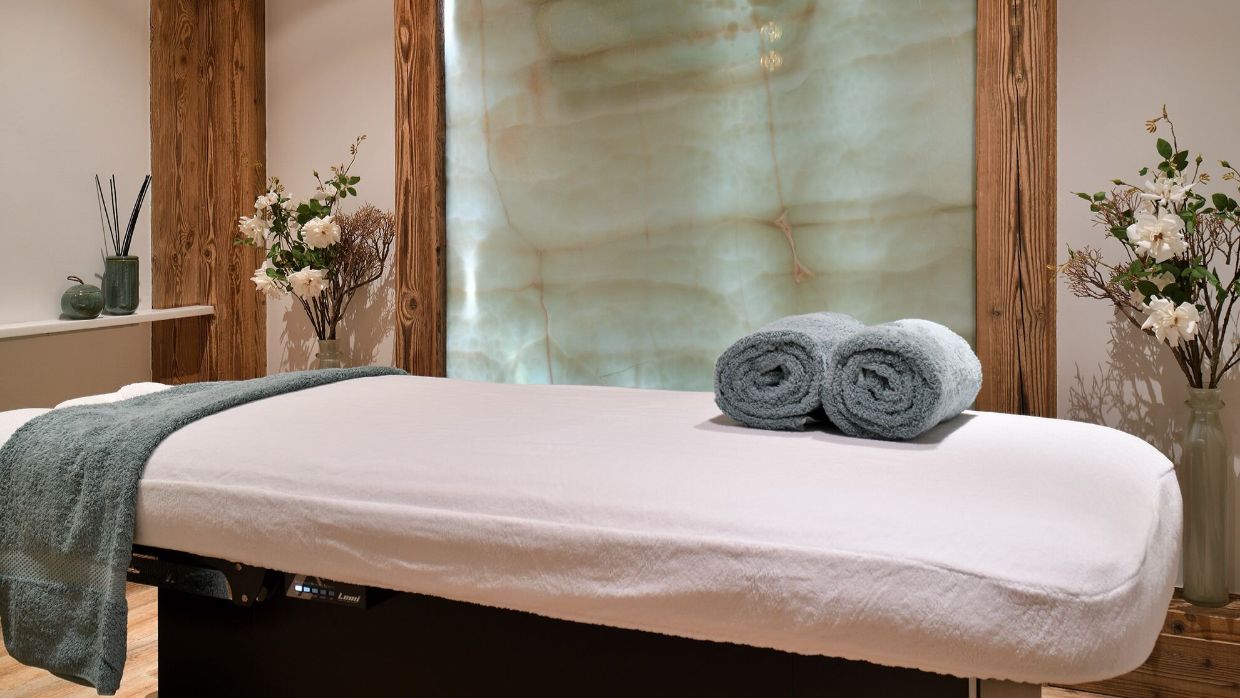 Luxury-Ski-Chalet-Meribel-Chalet Cristal-OSC -Massage.jpg