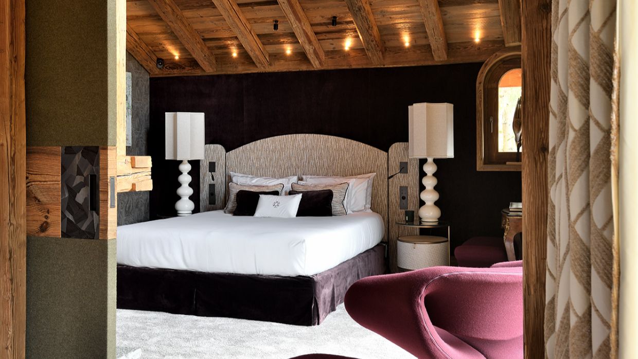 Luxury-Ski-Chalet-Meribel-Chalet Cristal-OSC-Bedroom.jpg (1)