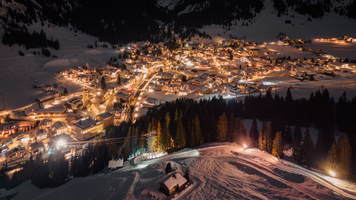Luxury-Ski-Hotel-Oberlech-Burg Vital-OSC-Night.jpg