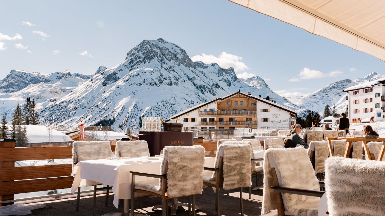 Luxury-Ski-Hotel-Oberlech-Burg Vital-OSC-Terrace (2).jpg