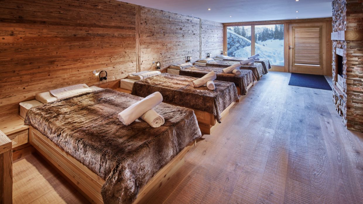 Luxury-Ski-Hotel-Oberlech-Burg Vital-OSC-Treatment room.jpg