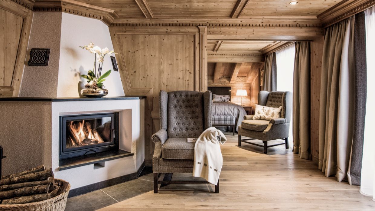 Luxury-Ski-Hotel-Oberlech-Burg Vital-OSC-Bedroom (3).jpg