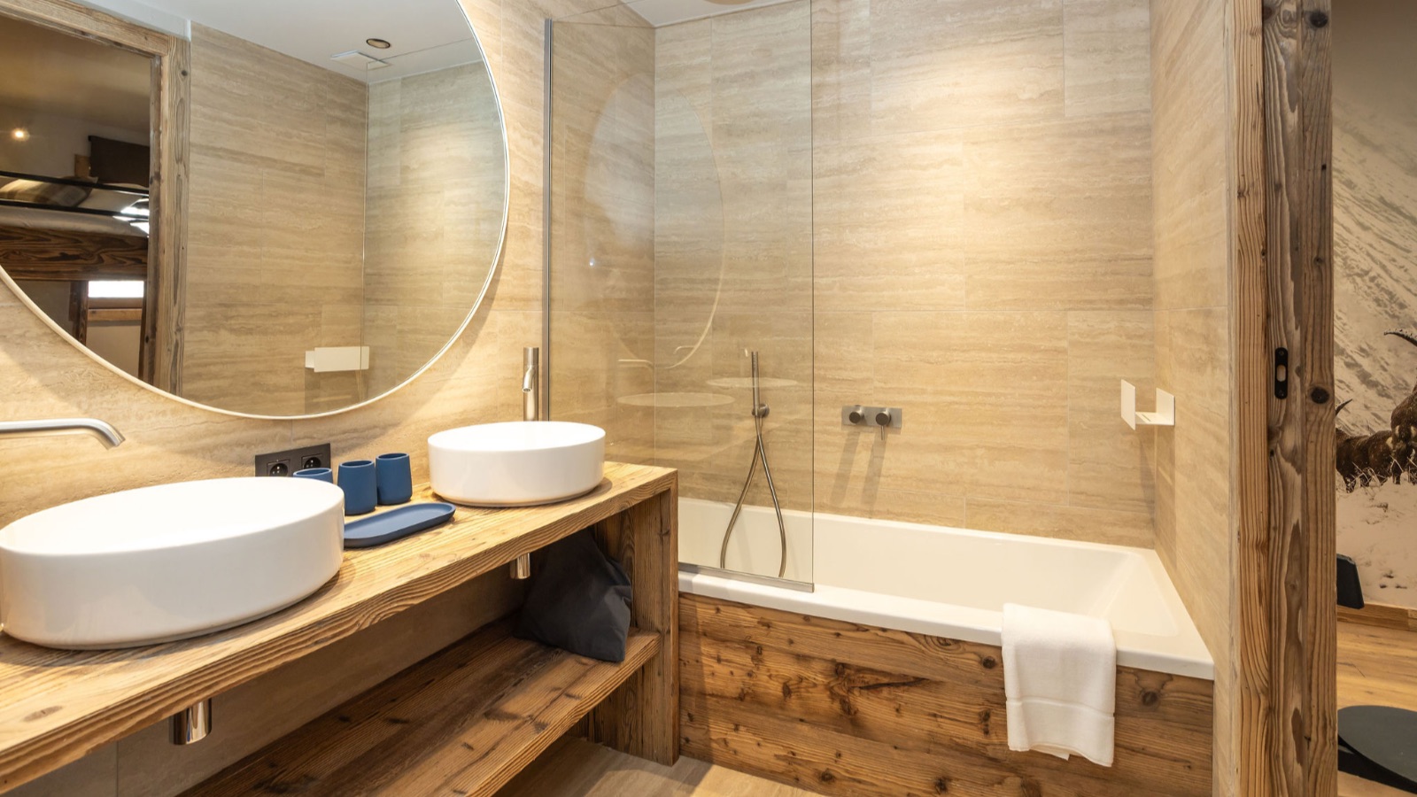Luxury-Ski-Chalet-St-Martin-De-Belleville-Lenafaju-Oxford-Ski-Bathroom.jpg